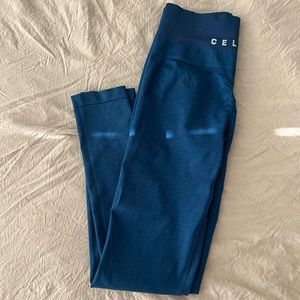 Buttery soft. No front seam. Butt scrunch. Women’s size small